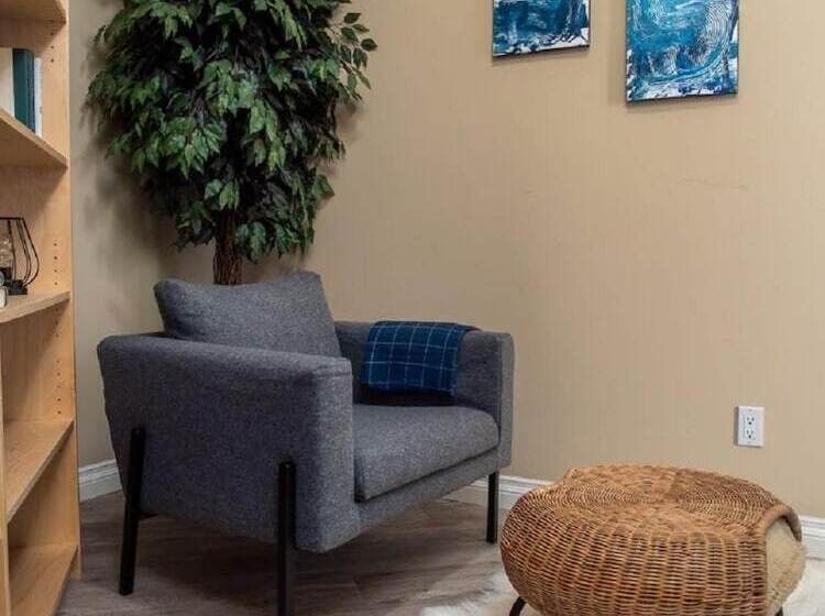 Comfy Home Office Condo W Parking Balcony Coffee