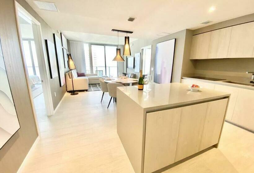 Zen Spectacular 2 Bedroom Penthouse In The Sky Ocean Front View