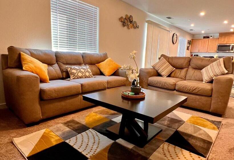 Chowchilla Lovely Home On Your Way To Yosemite!