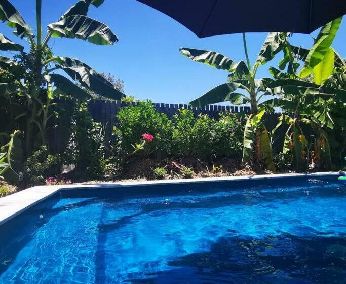 Oxley Private Heated Mineral Pool & Private Home