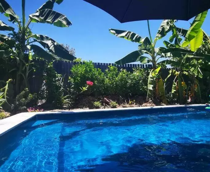 Oxley Private Heated Mineral Pool & Private Home