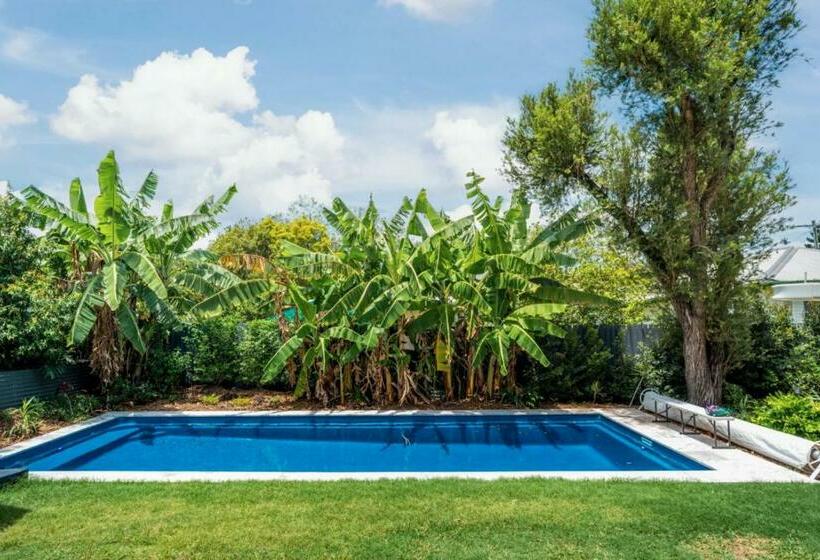 Oxley Private Heated Mineral Pool & Private Home
