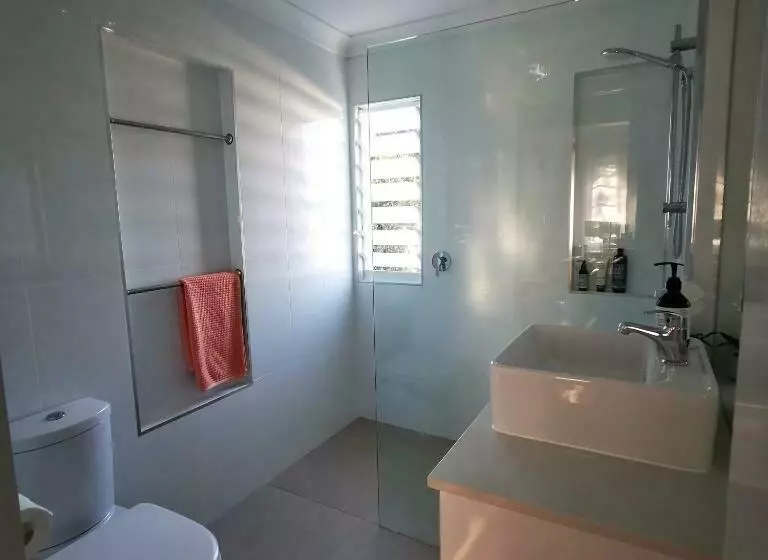 Oxley Private Heated Mineral Pool & Private Home