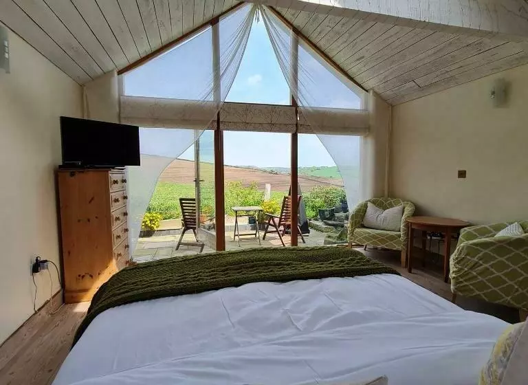 The Old Pottery, Unique Views & Spa Like Bathroom