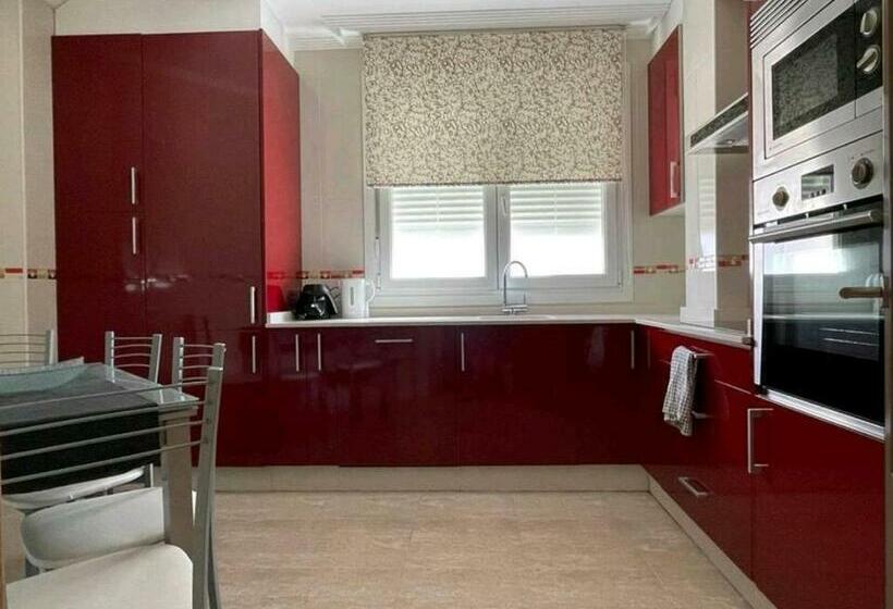 Cozy Flat In Boiro Near The Beach