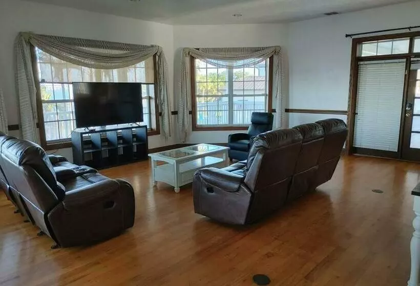 Villa Melbourne Inter Coastal 2 Floors 7br