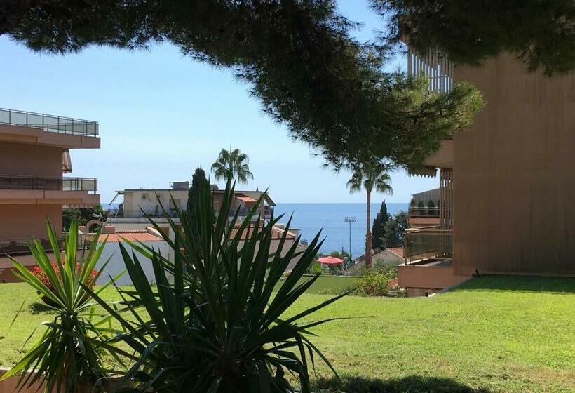 Apartment In Residence Baiasole