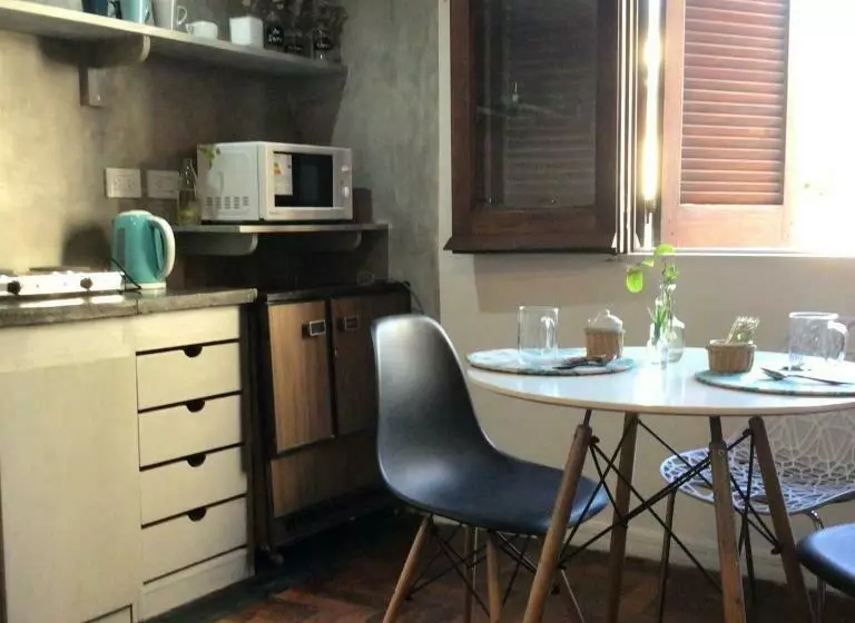Casa Salta A Escasos Metros De La Peatonal Y Muy Próximo A La Costanera