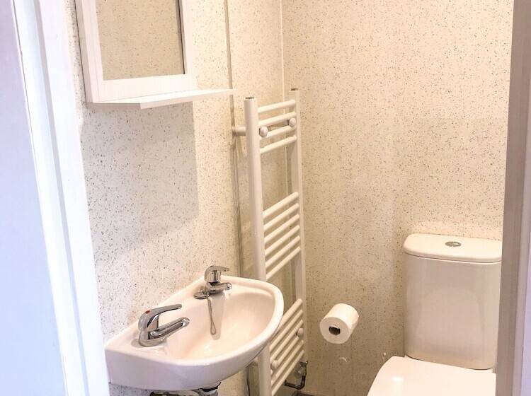 Rabbits Warren, A 2 Bed Holiday Let In The Fod