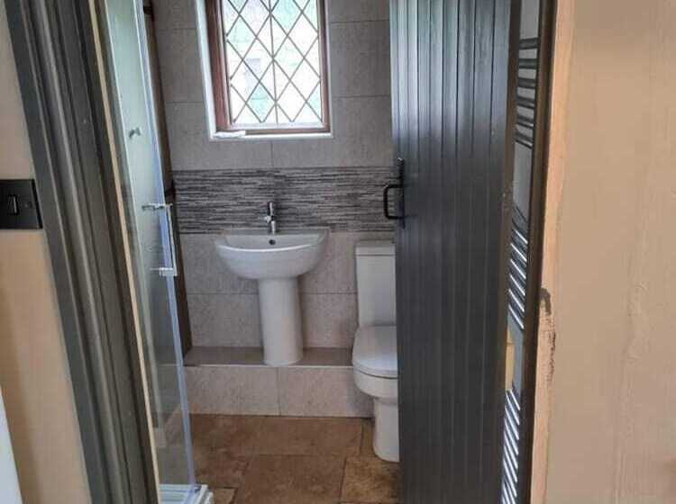 Remarkable 4 Bed Cottage In Cearleon