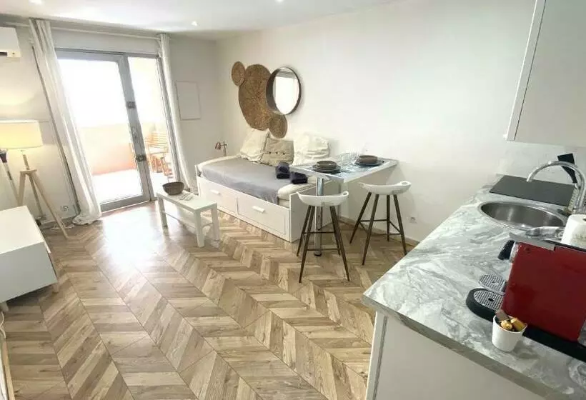 Studio Bricka   200m To The Beach, Parking, Clim, Terrace