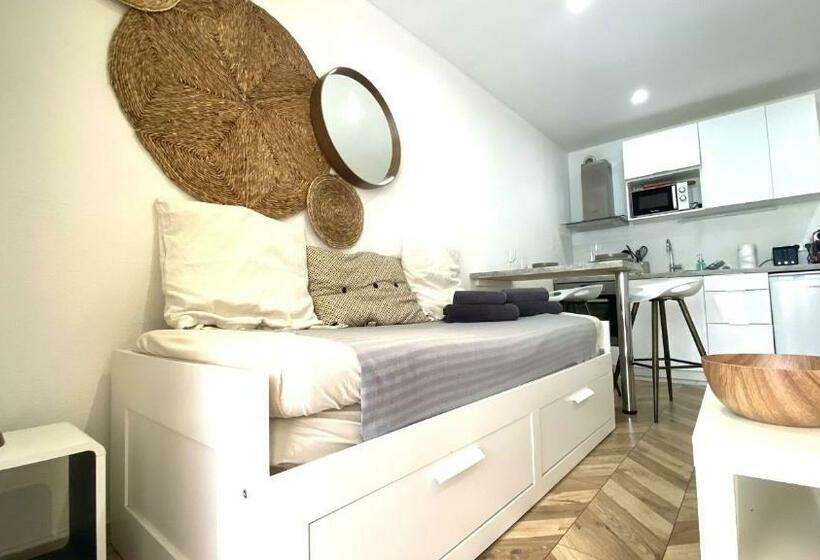 Studio Bricka   200m To The Beach, Parking, Clim, Terrace