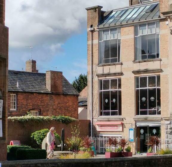 Stunning 2 Bed Listed Apartment In Taunton S Historic Centre