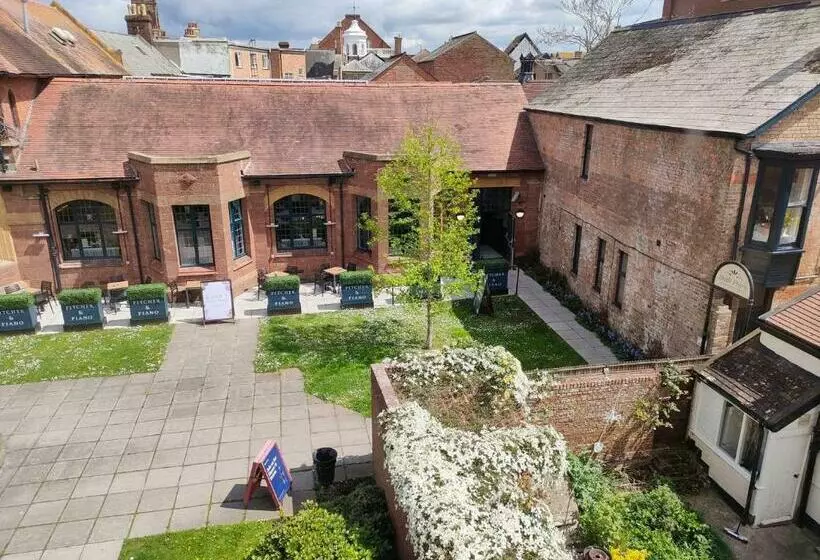 Stunning 2 Bed Listed Apartment In Taunton S Historic Centre