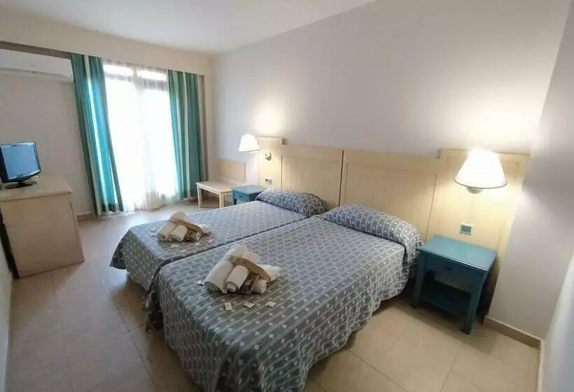 Dos Dormitorios Con Tres Terrazas En Cuarta Planta