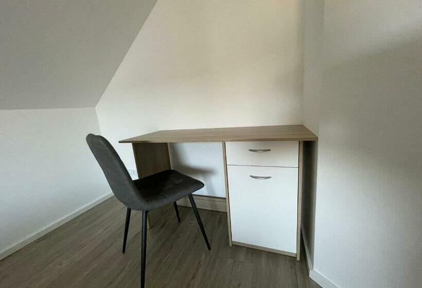 Moderne Wohnung Mit Balkon Inmitten Der Lausitz