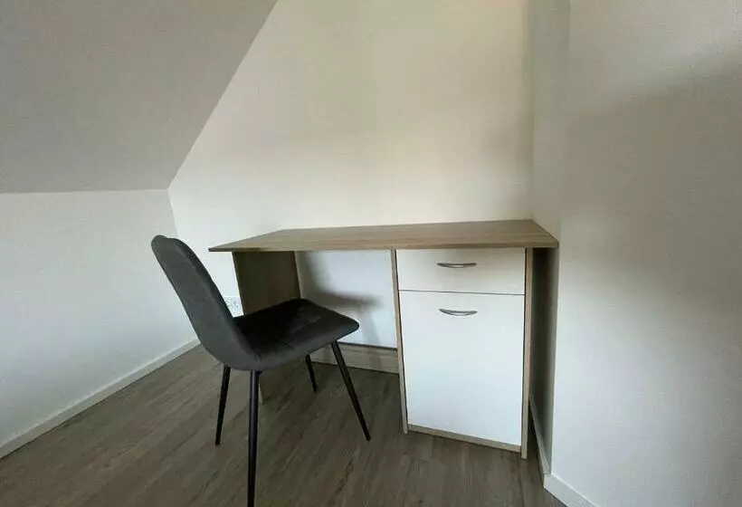 Moderne Wohnung Mit Balkon Inmitten Der Lausitz