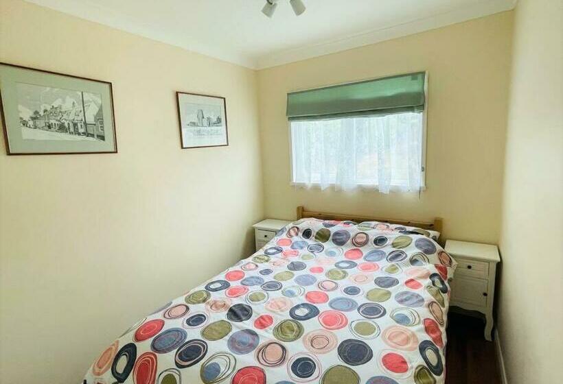 169 Broadside Holiday Chalet Near Broads & Beaches