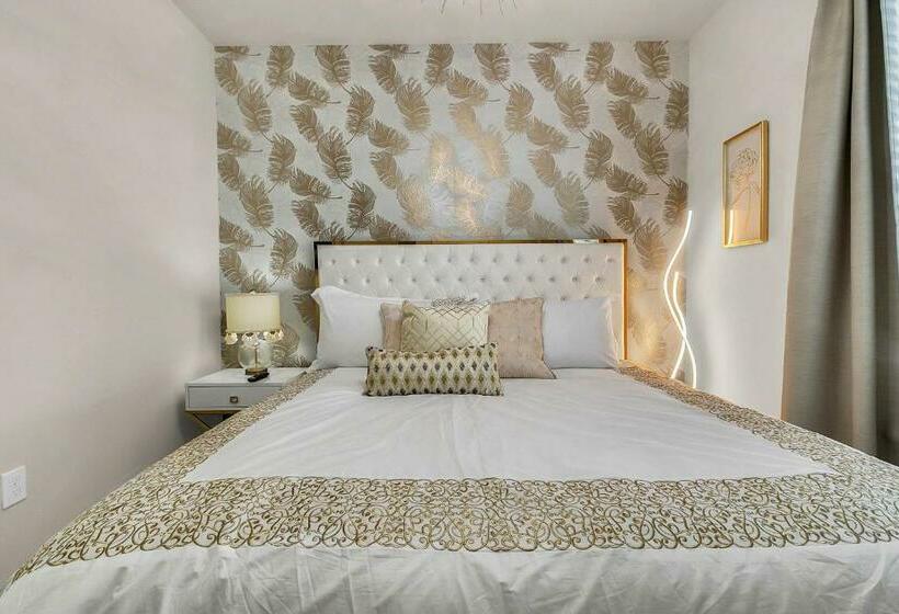 5 Bedrooms   4,5 Bathrooms   Windsor At Westside 8928 Sa