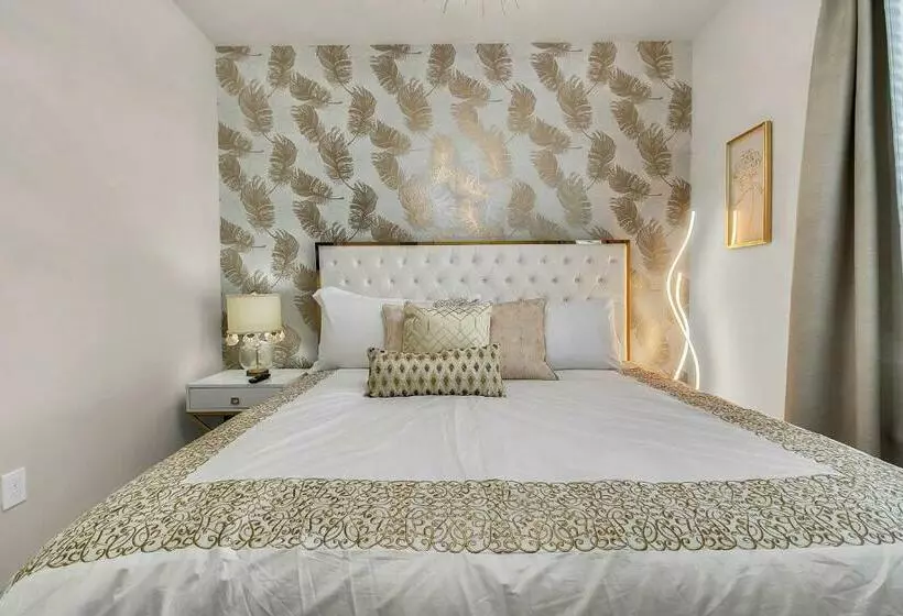 5 Bedrooms   4,5 Bathrooms   Windsor At Westside 8928 Sa