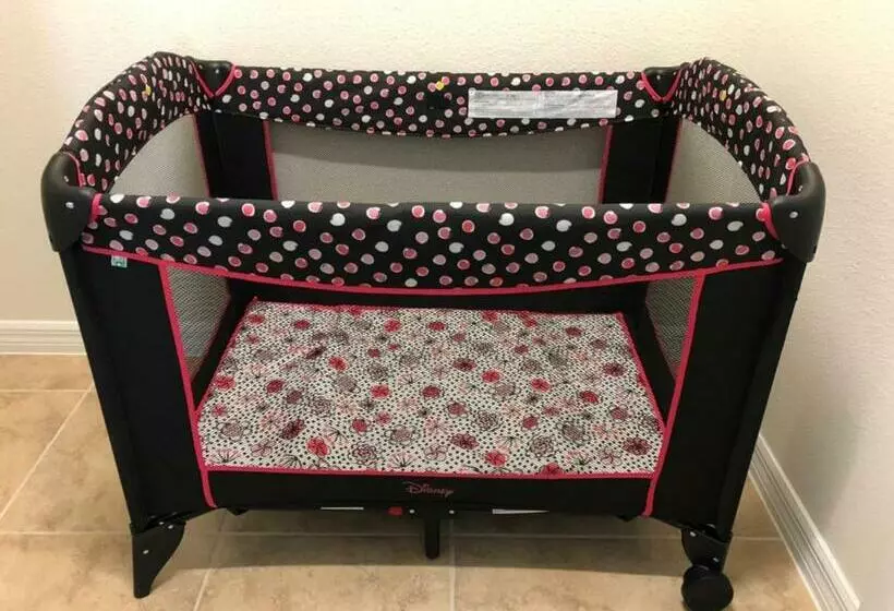 5 Bedrooms   4,5 Bathrooms   Windsor At Westside 8928 Sa