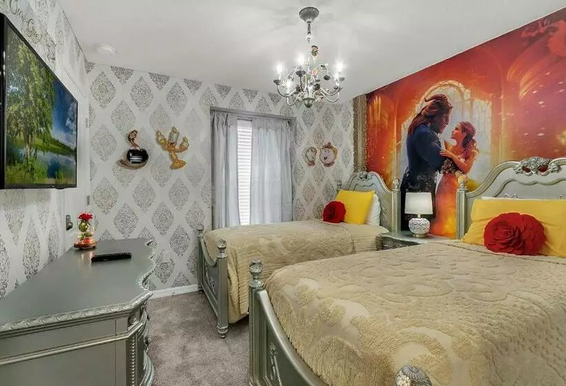 5 Bedrooms   4,5 Bathrooms   Windsor At Westside 8928 Sa