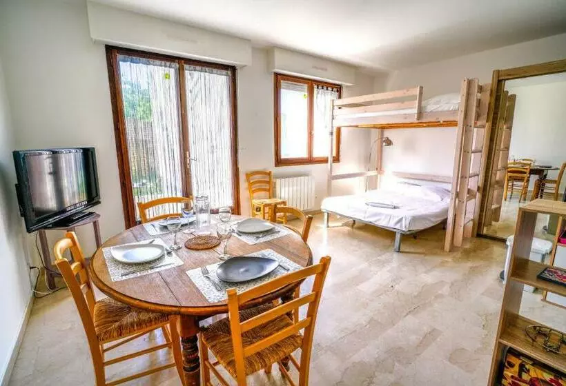 Cabana & Les Pieds Dans L Eau