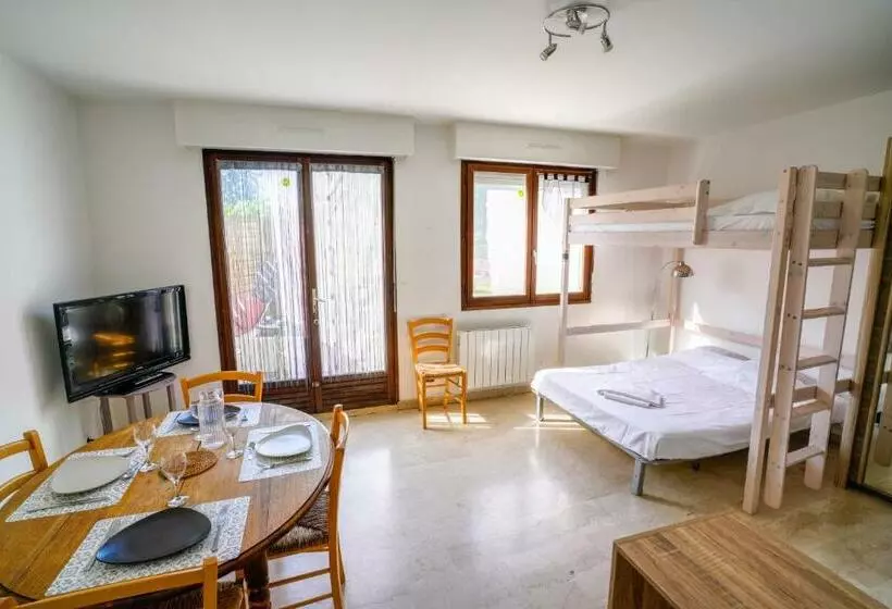 Cabana & Les Pieds Dans L Eau