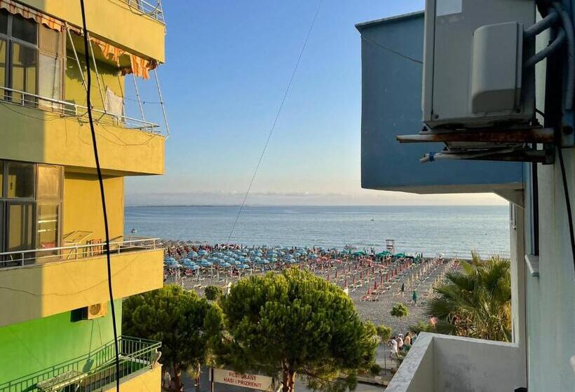 Frontal Studio Beach Apartment