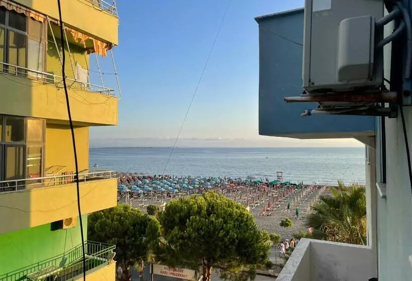 Frontal Studio Beach Apartment