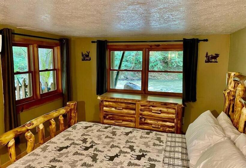 Cozy Creekside Cabin 35m To Boone