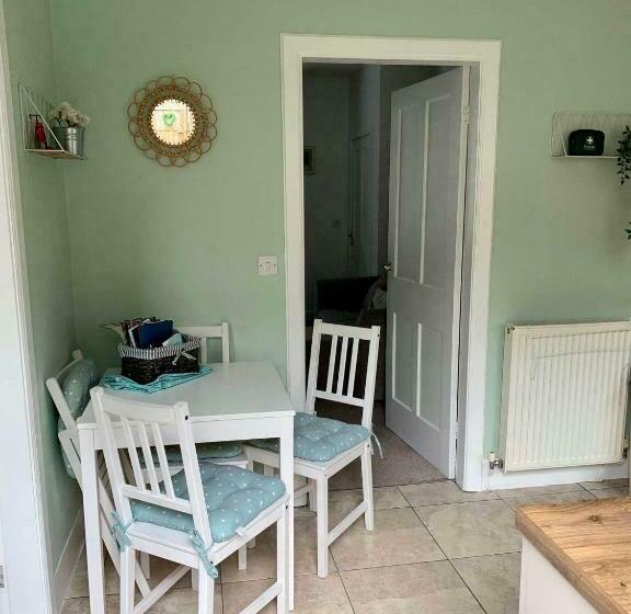 Derwent Dale View, Consett   3 Bed House, Sleeps 6