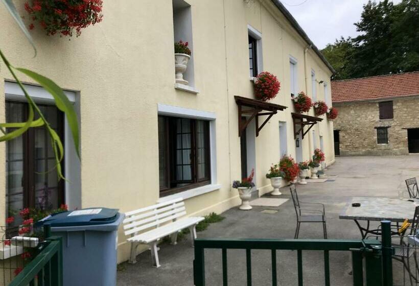 Maison Spacieuse A Viarmes Avec Grand Jardin Et Climatisation