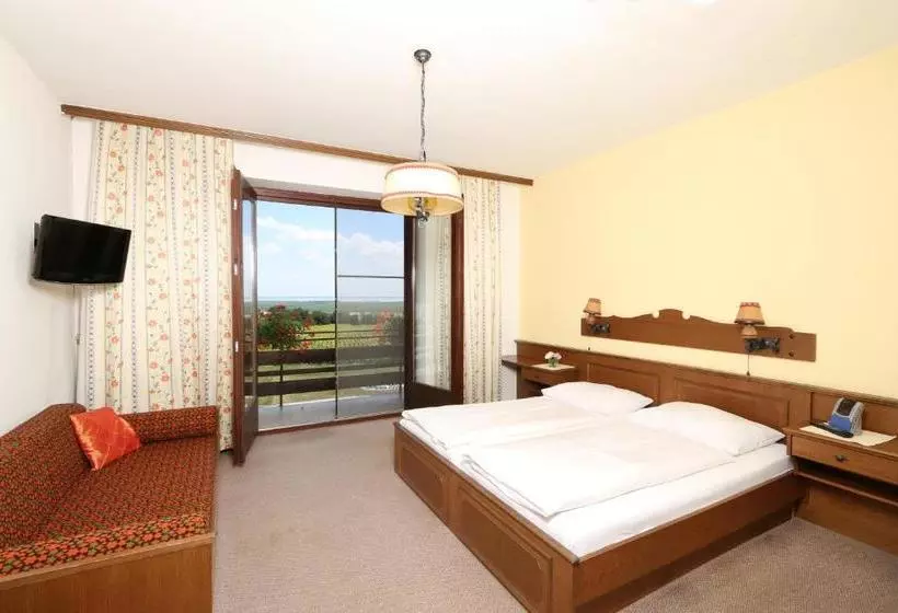 مبيت وإفطار Gasthof Pension Wein