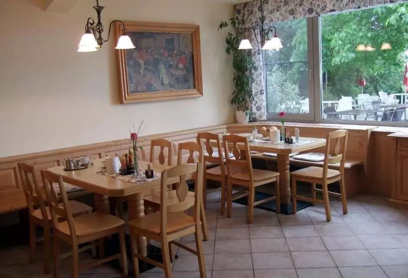 مبيت وإفطار Gasthof Pension Wein