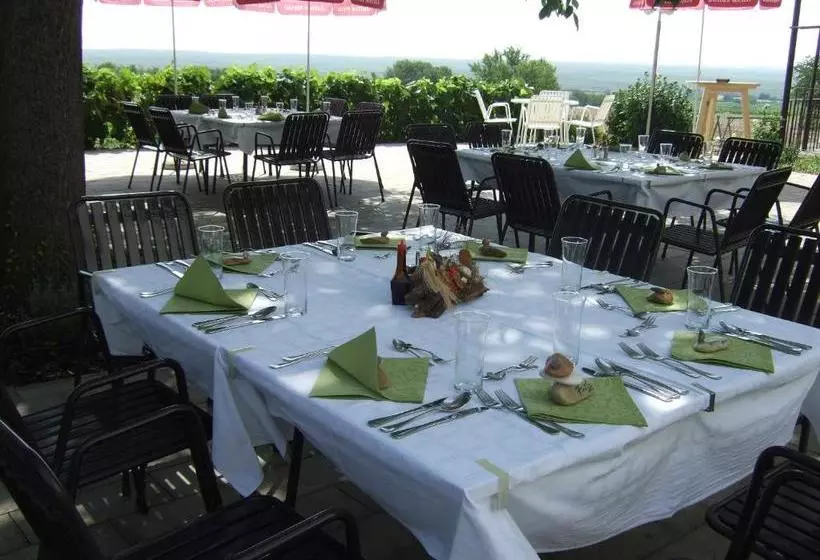 مبيت وإفطار Gasthof Pension Wein