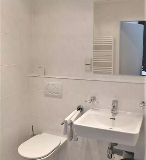 تختخواب و صبحانه Pension Reimer