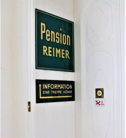 تختخواب و صبحانه Pension Reimer