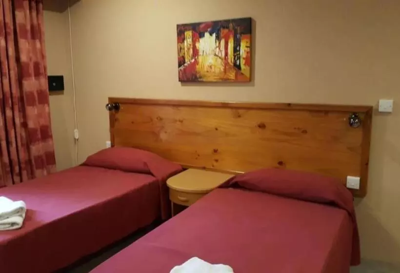 هتل Alborada Apart