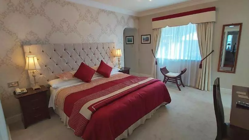 בית מלון כפרי Brook Manor Lodge