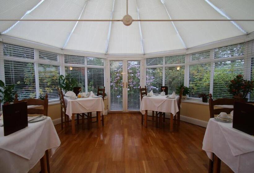 בית מלון כפרי Brook Manor Lodge