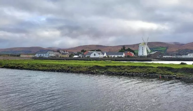 בית מלון כפרי Brook Manor Lodge