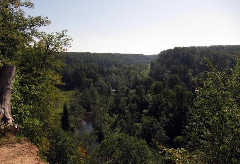 هتل Karlamuiza Country