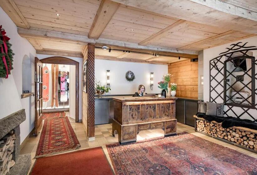 Mondschein Hotel And Chalet