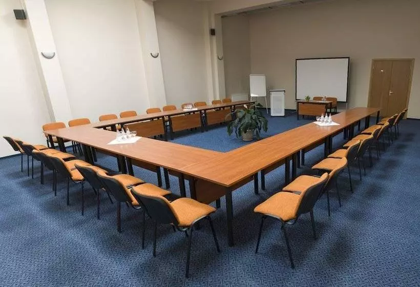 هتل Nykščio Namai & Spa