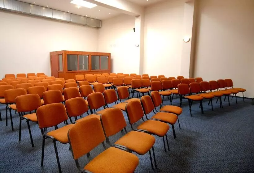 هتل Nykščio Namai & Spa