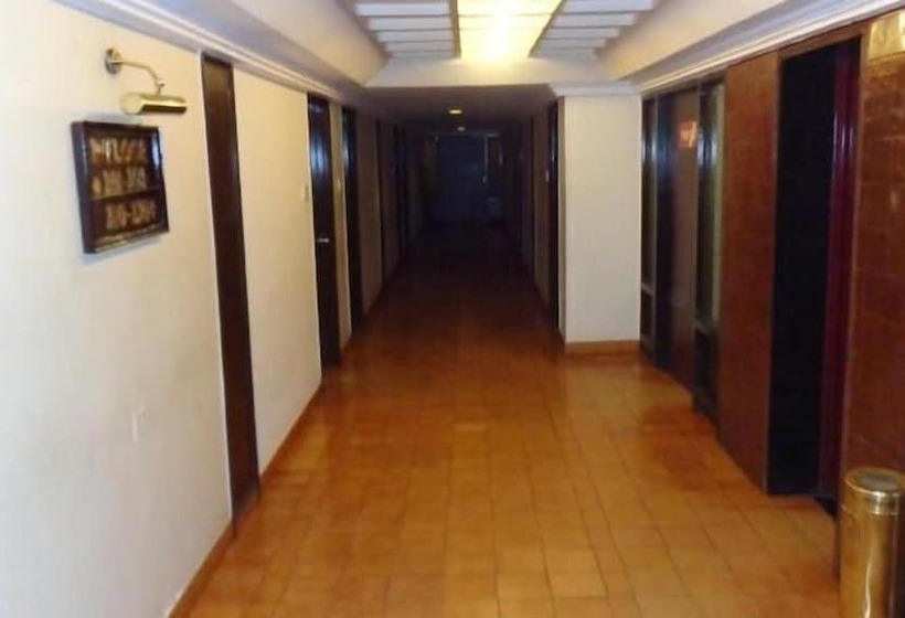 فندق Poonja International