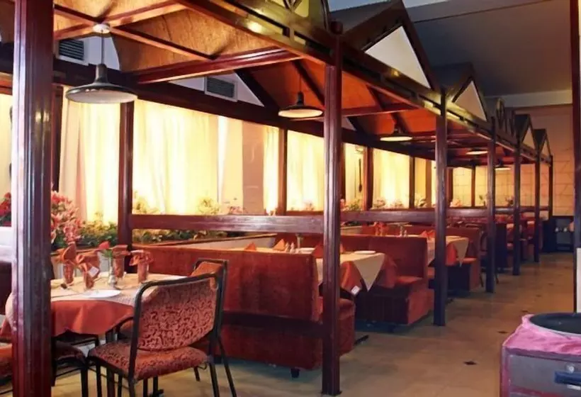 בית מלון כפרי Poonja International