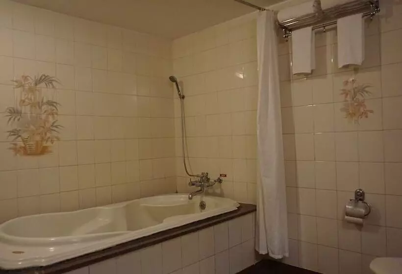 בית מלון כפרי Poonja International