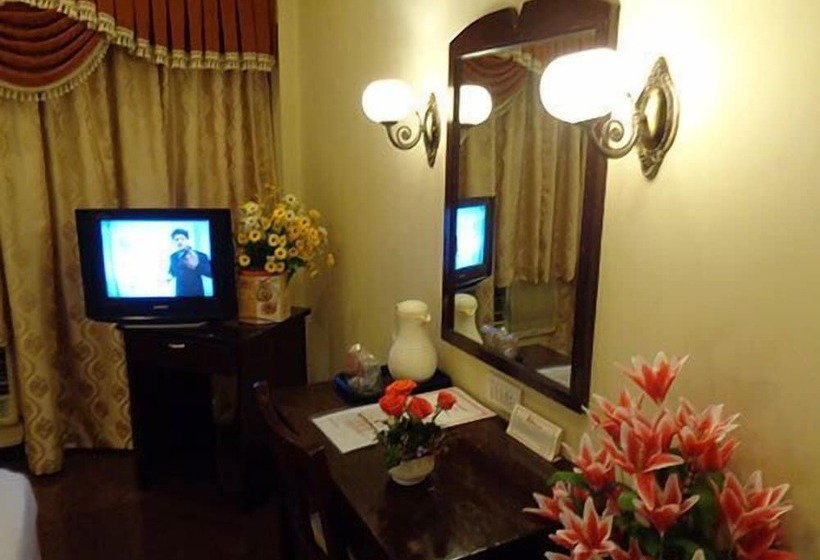 فندق Poonja International